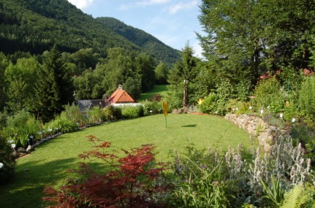 http://www.hildegard-kraeuter-garten.at/media/kraeuterwelt 2010/etage3-5.JPG